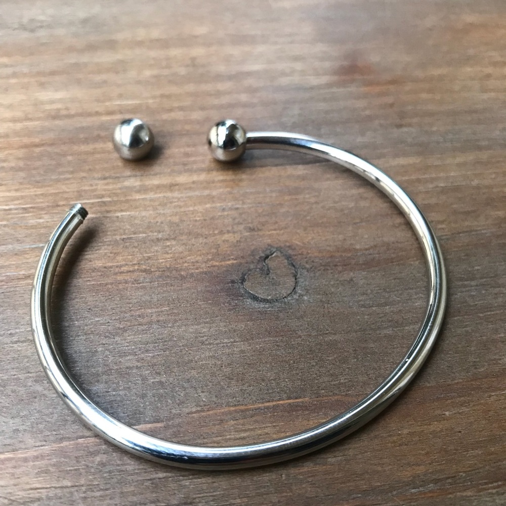 Butterfly 🦋 charm bangle - Picture 4 of 8